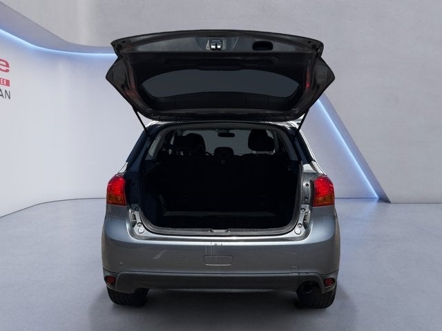Vehicle image 16 of 39