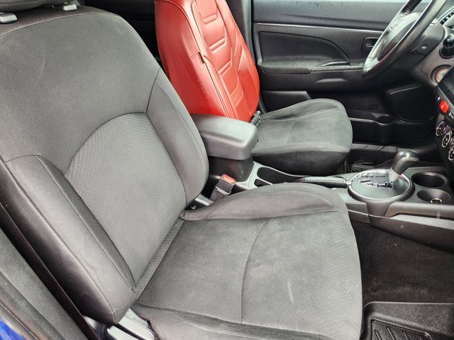 Vehicle image 8 of 22