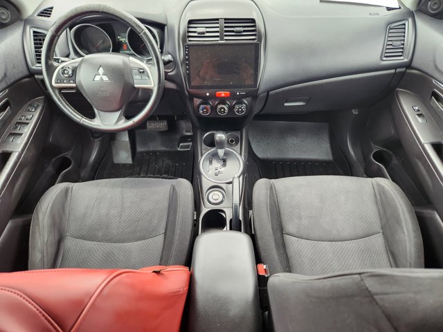 Vehicle image 10 of 22