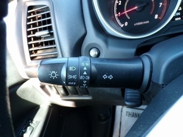 Vehicle image 14 of 27