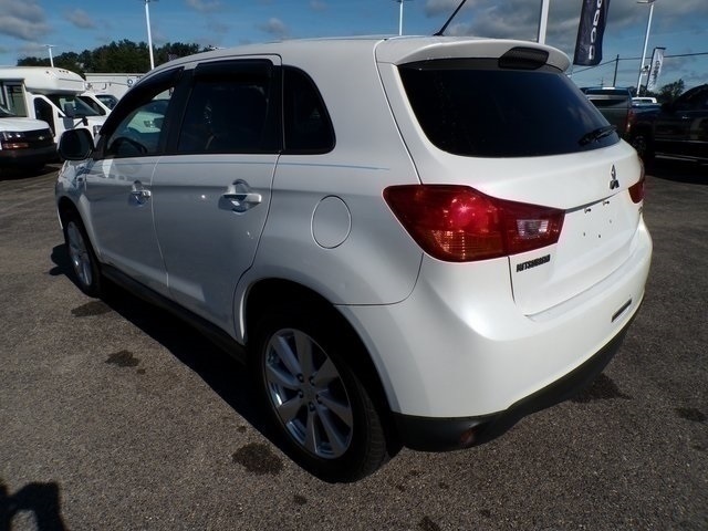 Vehicle image 3 of 27