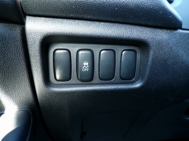 Vehicle image 17 of 27