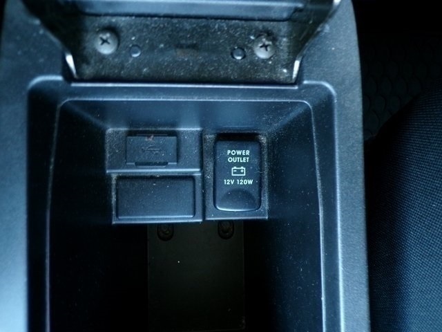 Vehicle image 23 of 27