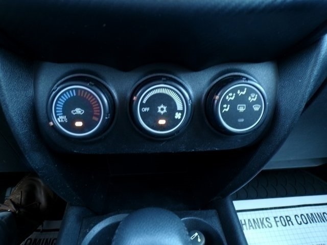 Vehicle image 19 of 27