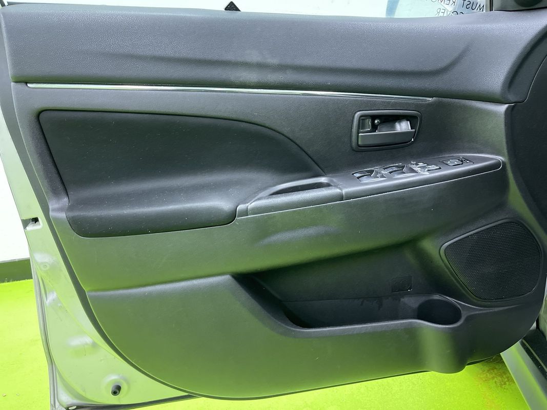 Vehicle image 16 of 38