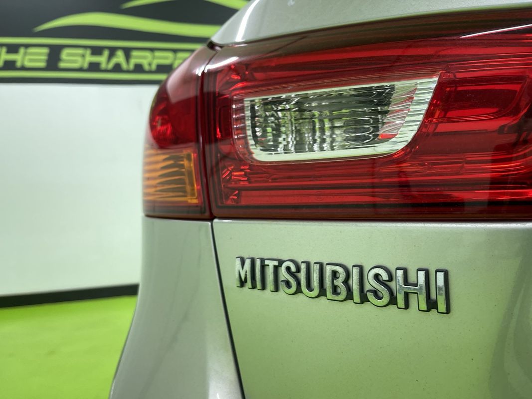 Vehicle image 13 of 38