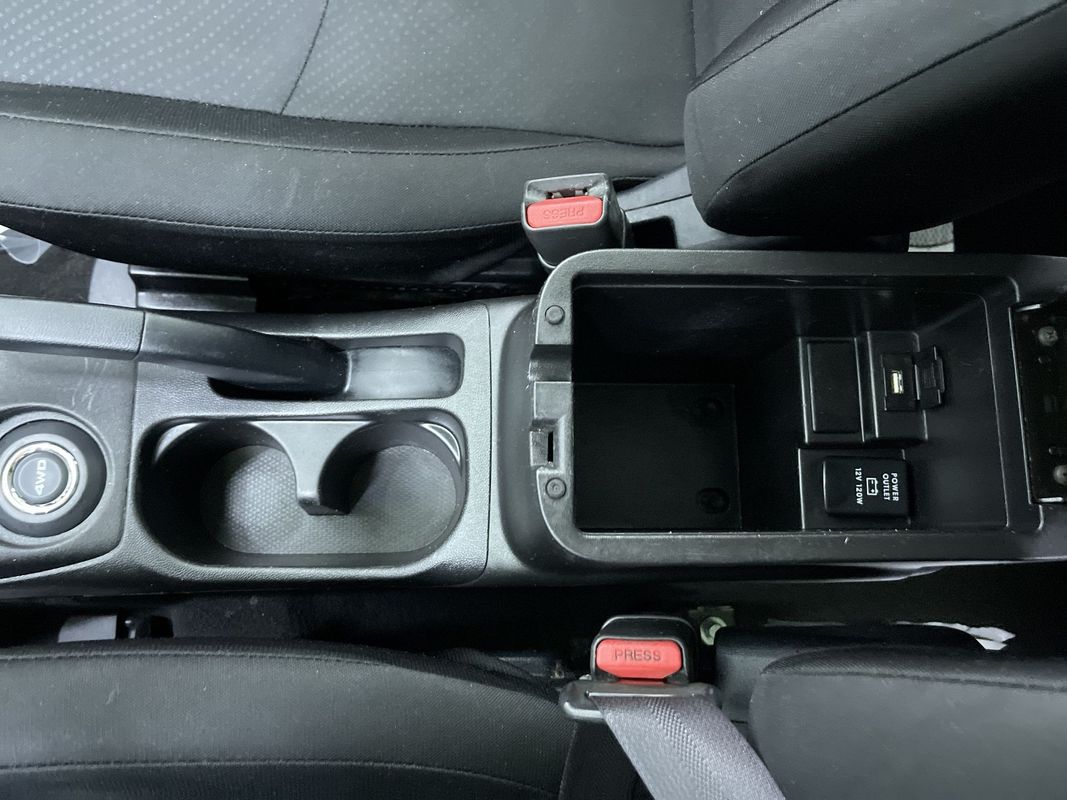Vehicle image 25 of 38