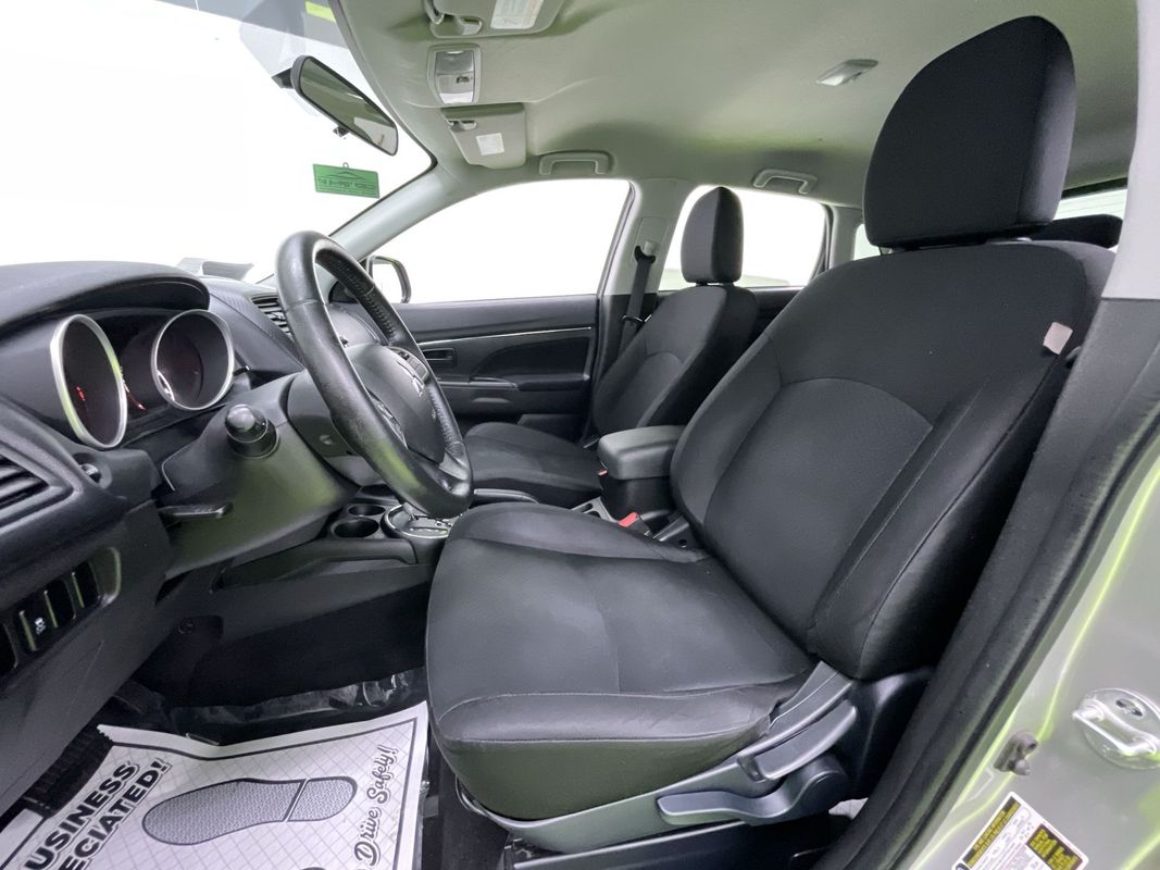 Vehicle image 17 of 38