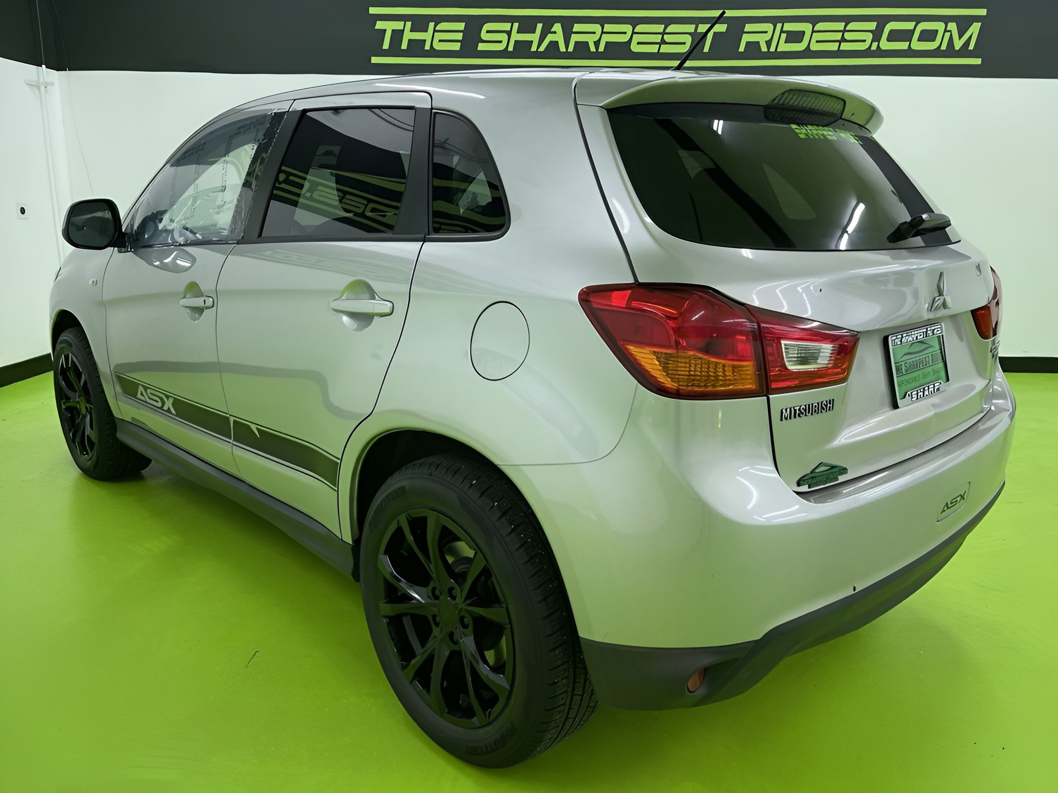 Vehicle image 37 of 38