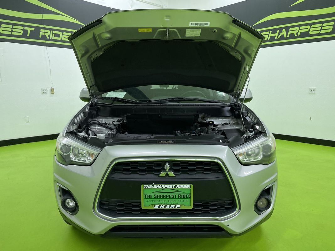 Vehicle image 10 of 38