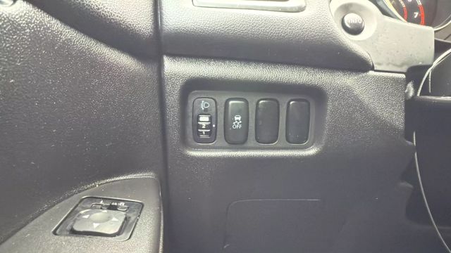 Vehicle image 15 of 31
