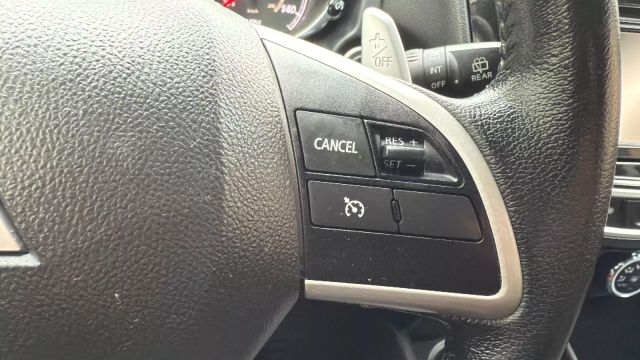 Vehicle image 11 of 31