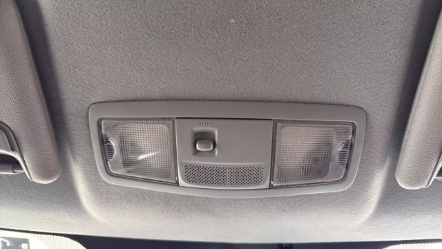 Vehicle image 21 of 31