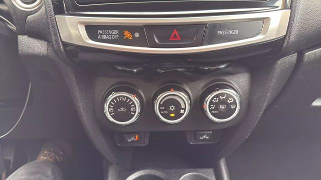 Vehicle image 19 of 31