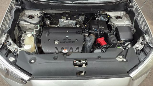 Vehicle image 24 of 31