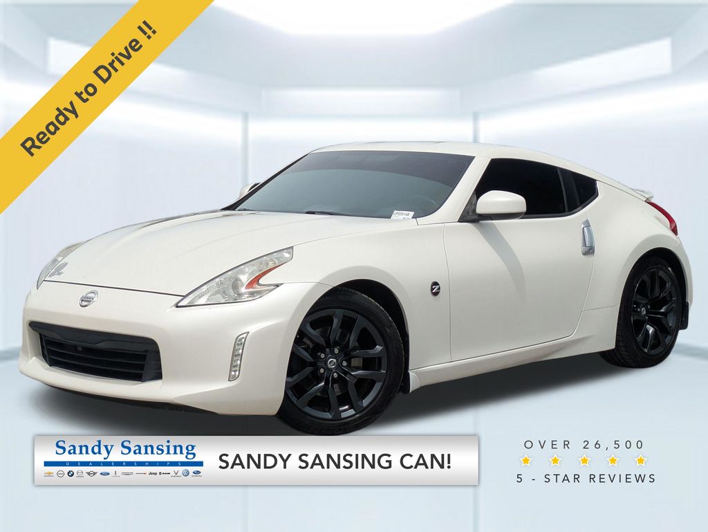 2015 Nissan 370Z Base Image 1 of 30