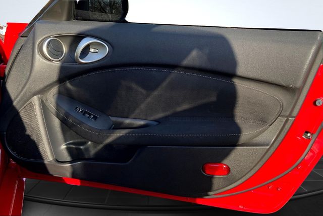 Vehicle image 24 of 31