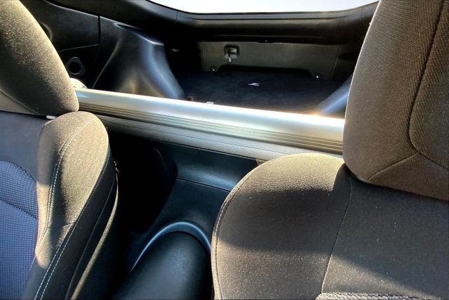 Vehicle image 28 of 31