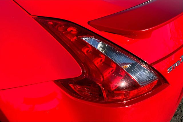 Vehicle image 9 of 31