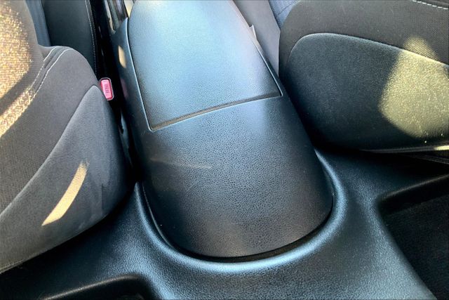 Vehicle image 22 of 31