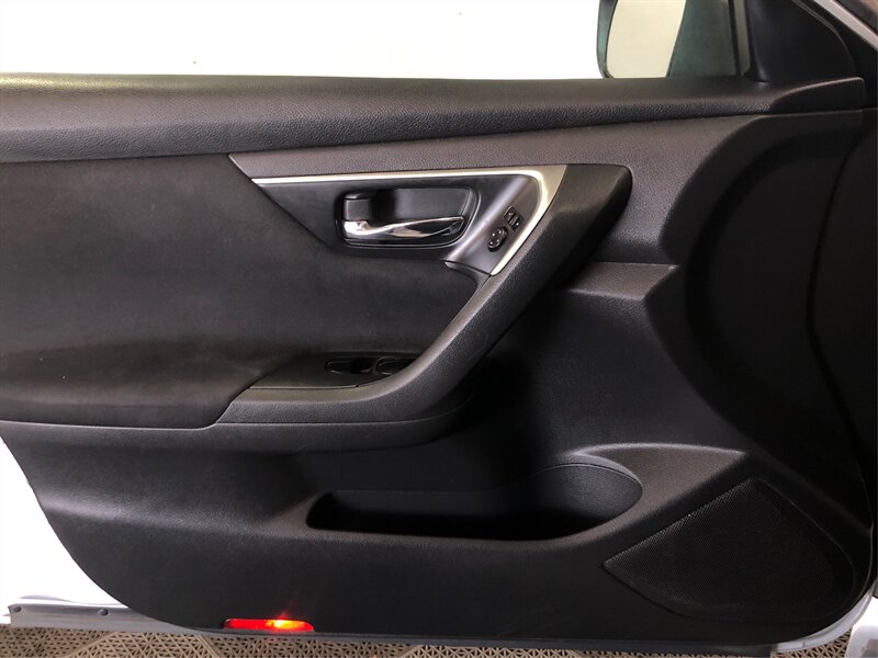 2015 Nissan Altima 2.5 S Image 20 of 23