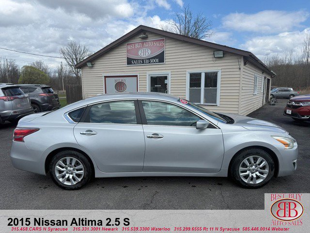 2015 Nissan Altima 2.5 S Image 2 of 15