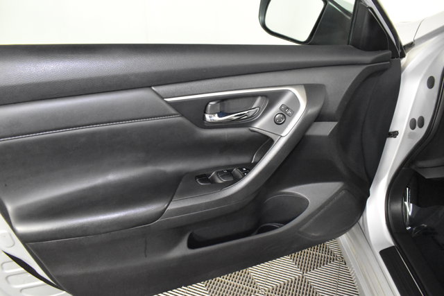 2015 Nissan Altima 2.5 S Image 33 of 53