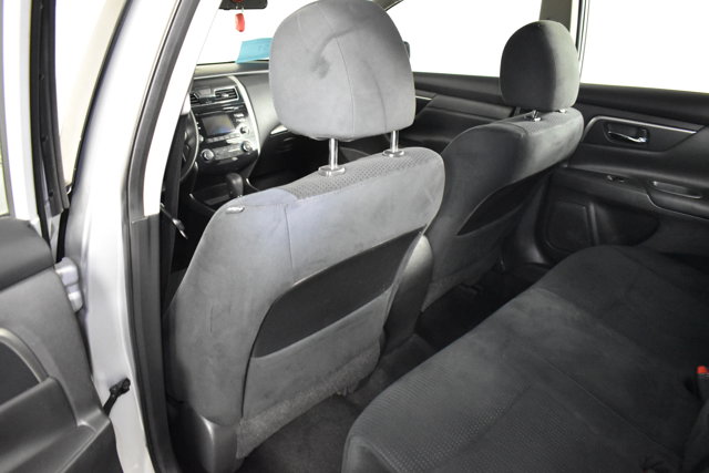 2015 Nissan Altima 2.5 S Image 18 of 53