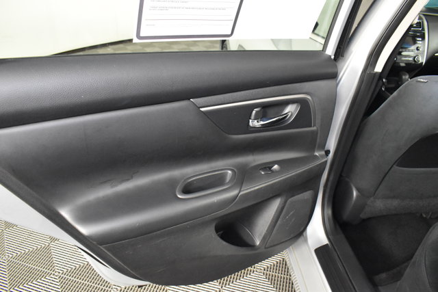 2015 Nissan Altima 2.5 S Image 34 of 53