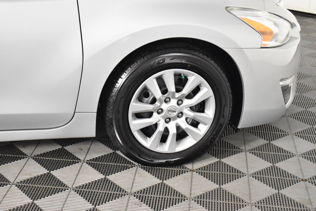2015 Nissan Altima 2.5 S Image 13 of 53