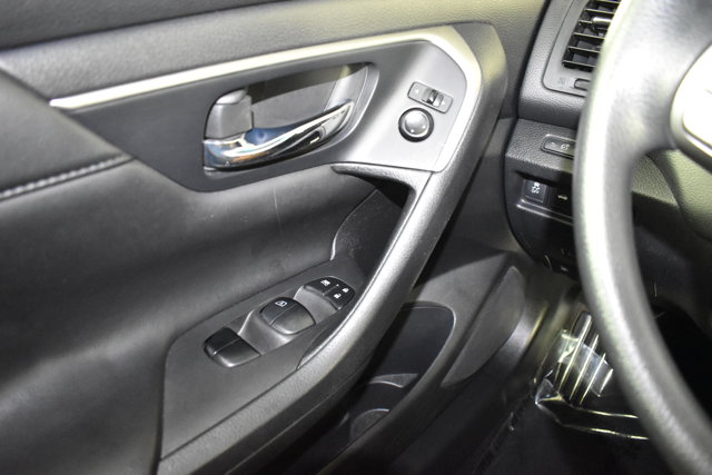 2015 Nissan Altima 2.5 S Image 45 of 53