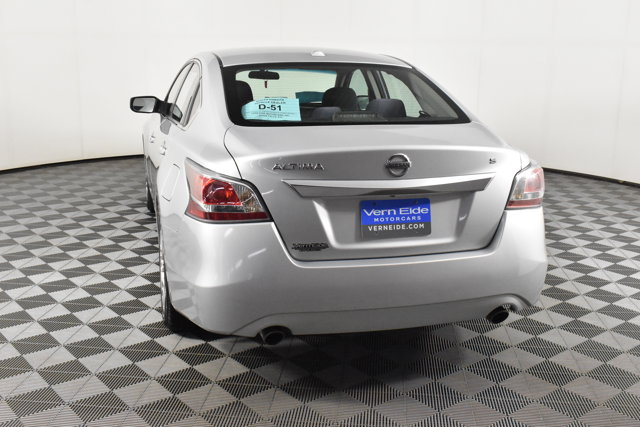 2015 Nissan Altima 2.5 S Image 9 of 53