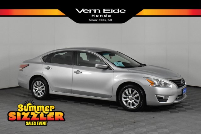 2015 Nissan Altima 2.5 S Image 4 of 53