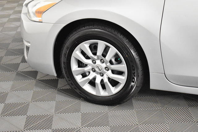 2015 Nissan Altima 2.5 S Image 12 of 53