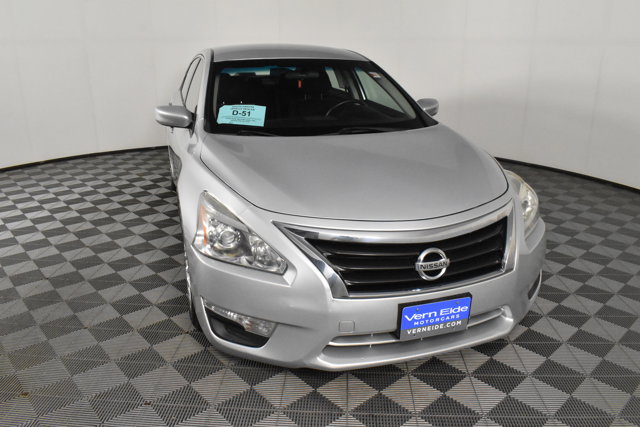 2015 Nissan Altima 2.5 S Image 5 of 53