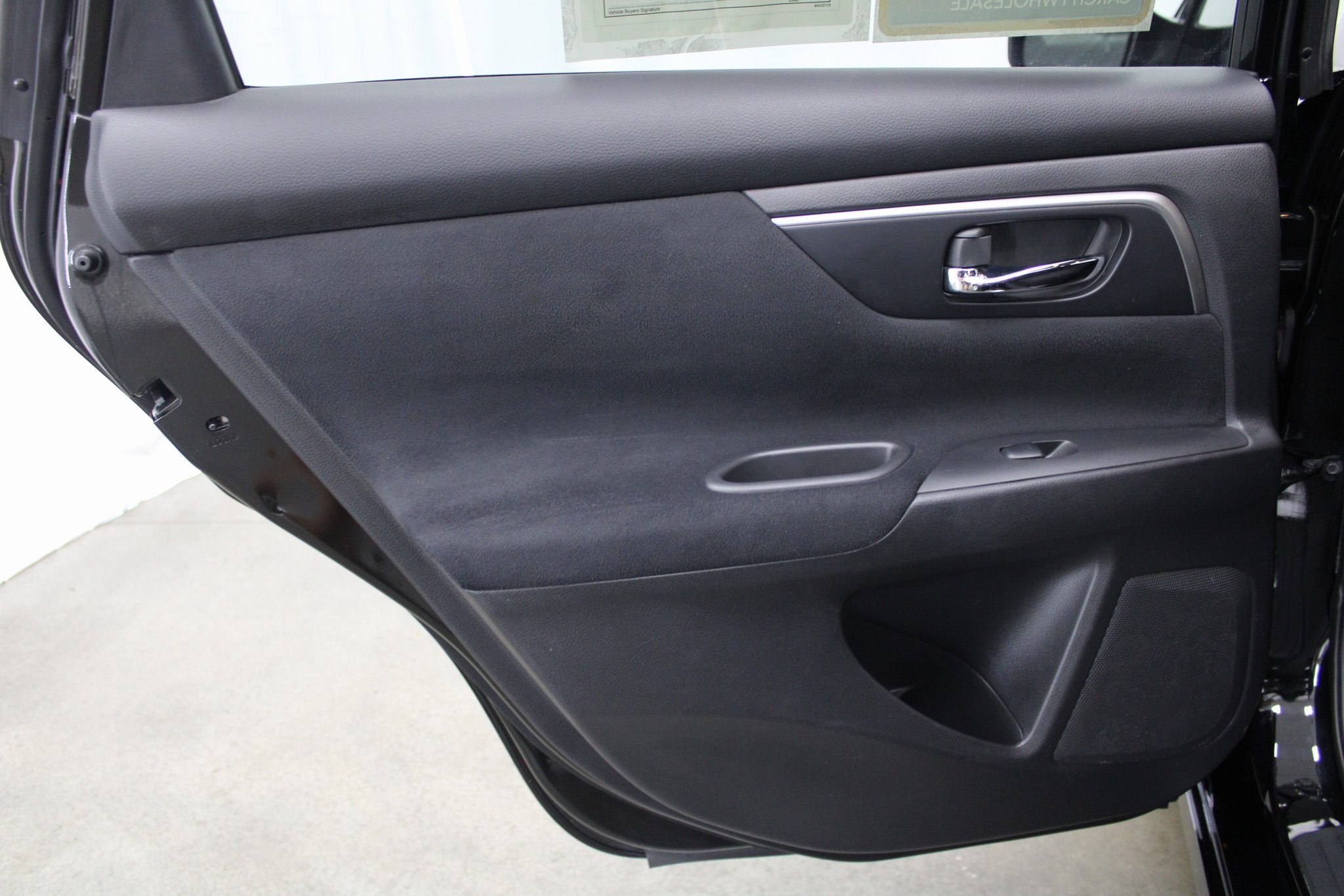 Vehicle image 27 of 41