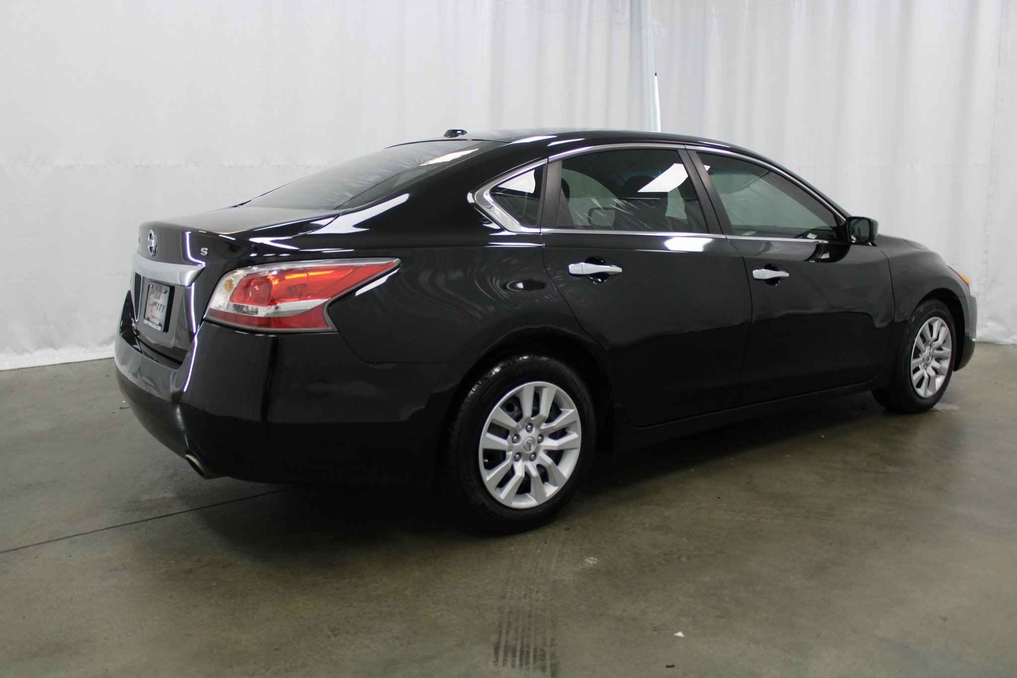 Vehicle image 4 of 41