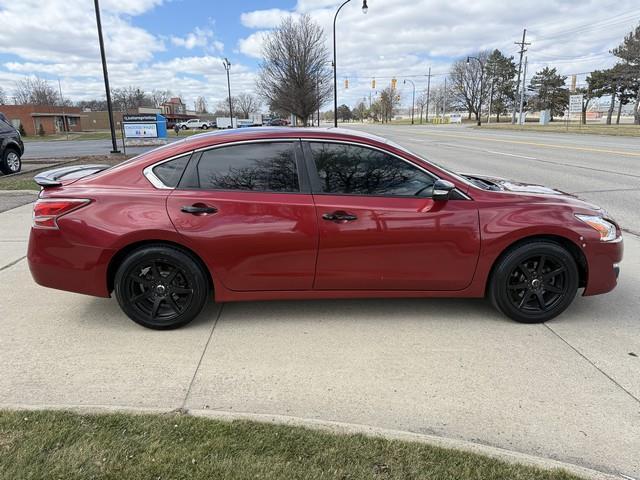 2015 Nissan Altima 2.5 S Image 3 of 49