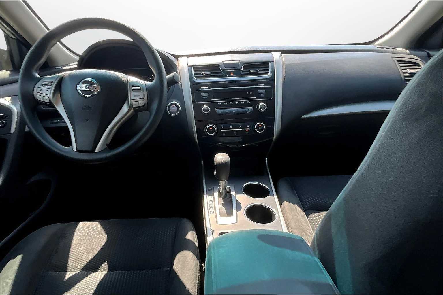 2015 Nissan Altima 2.5 S Image 26 of 29