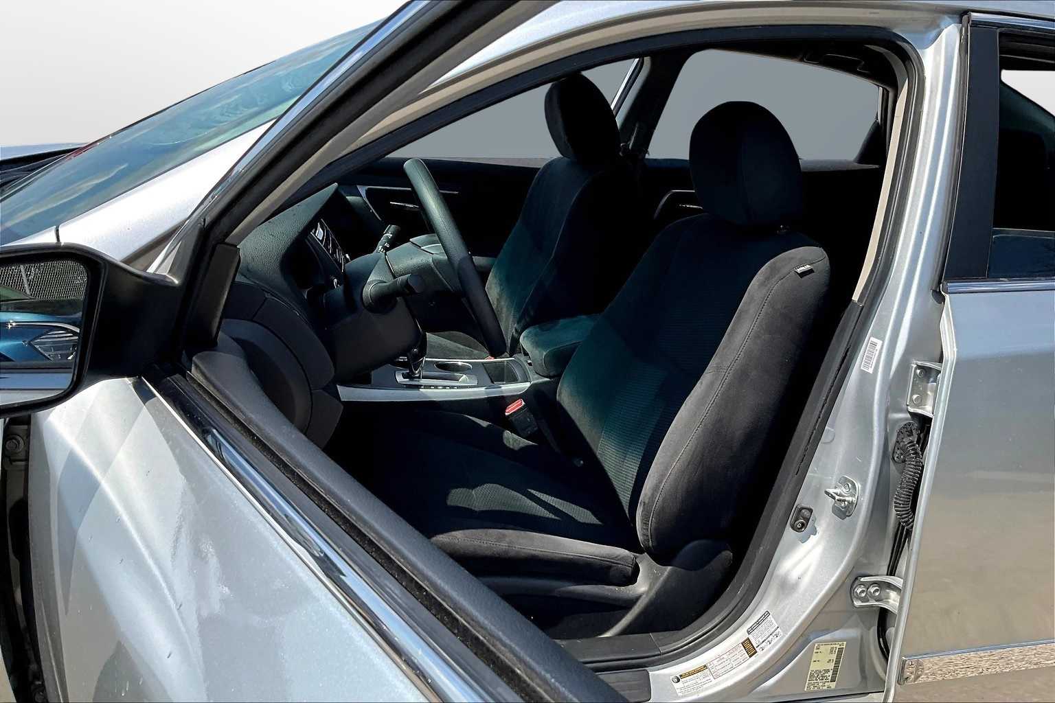 2015 Nissan Altima 2.5 S Image 9 of 29