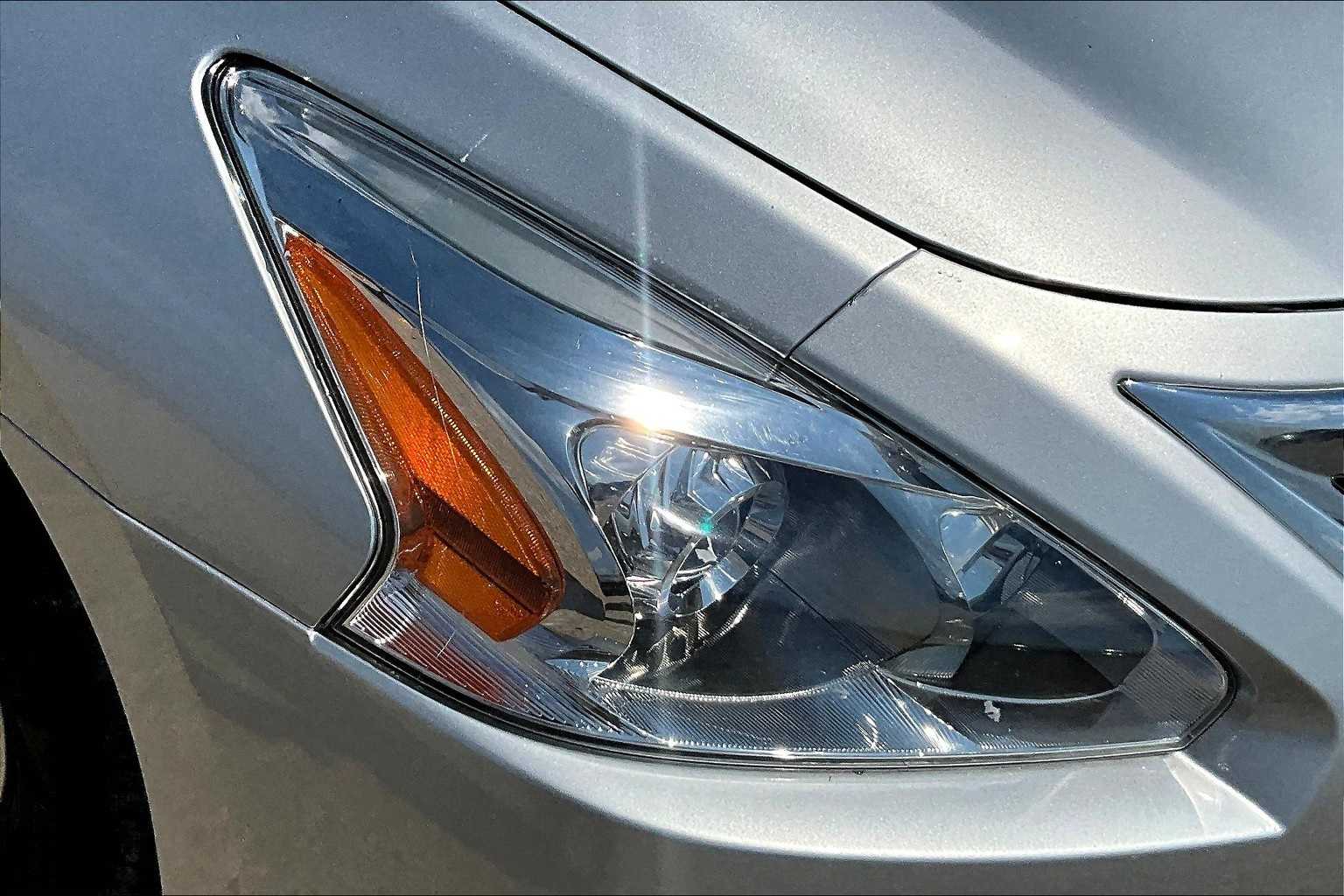 2015 Nissan Altima 2.5 S Image 21 of 29