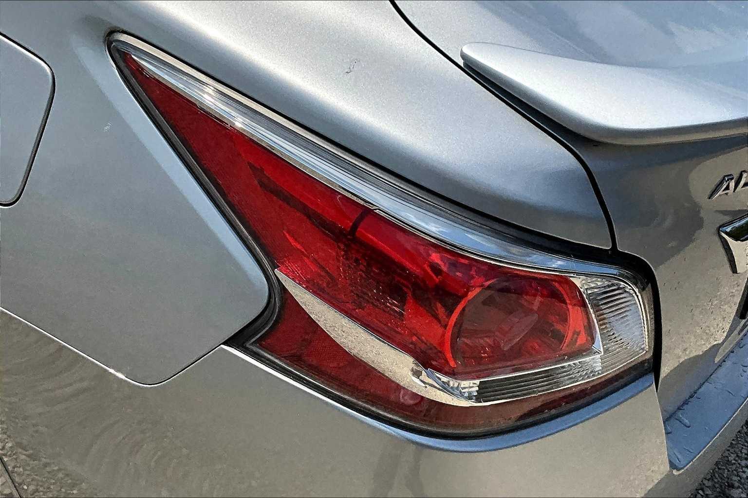 2015 Nissan Altima 2.5 S Image 27 of 29