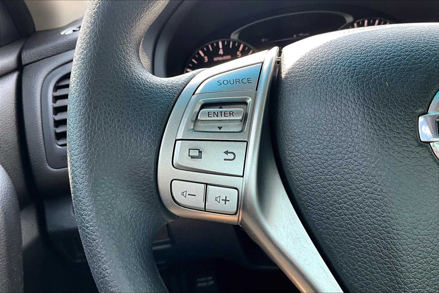 2015 Nissan Altima 2.5 S Image 24 of 29