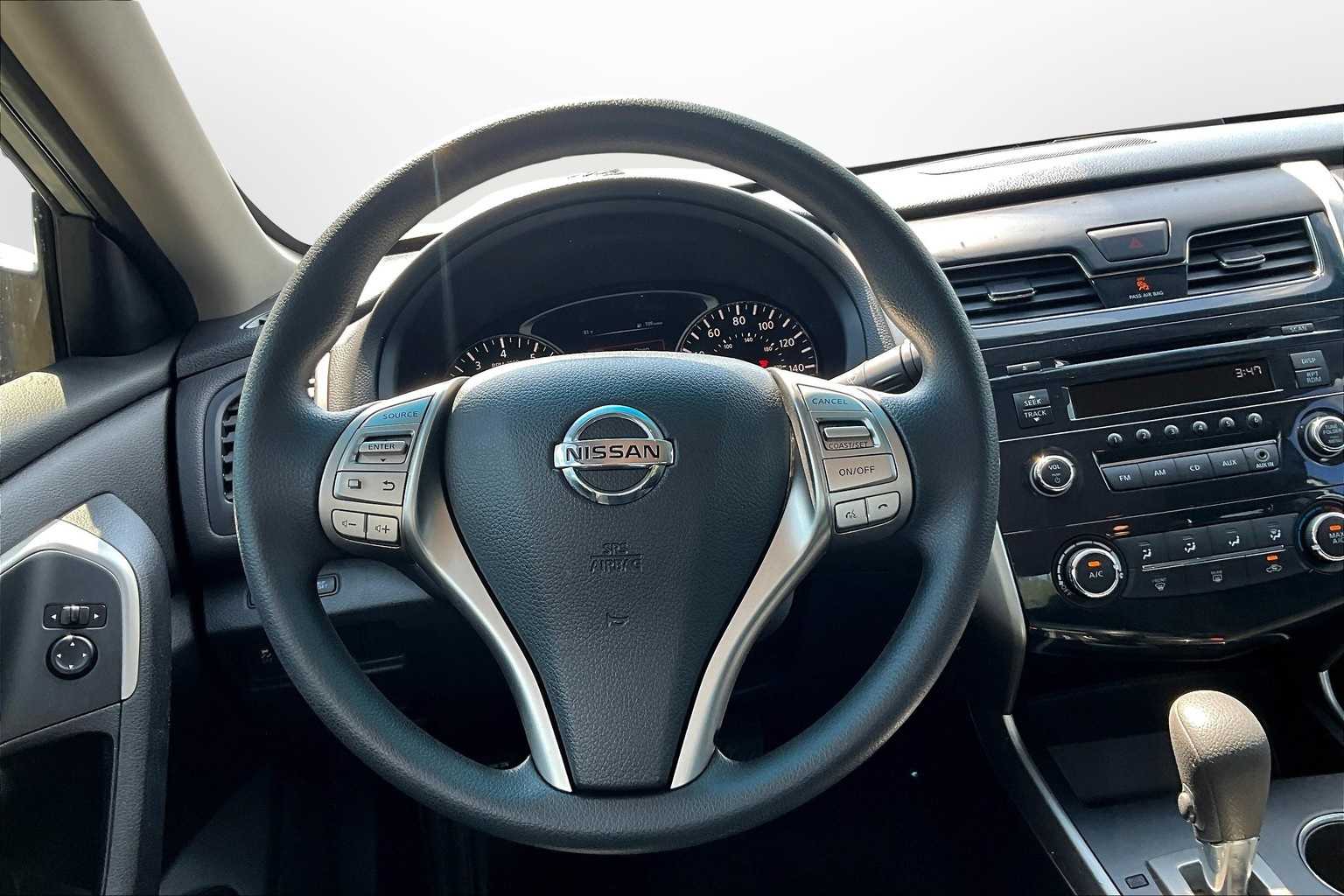 2015 Nissan Altima 2.5 S Image 15 of 29