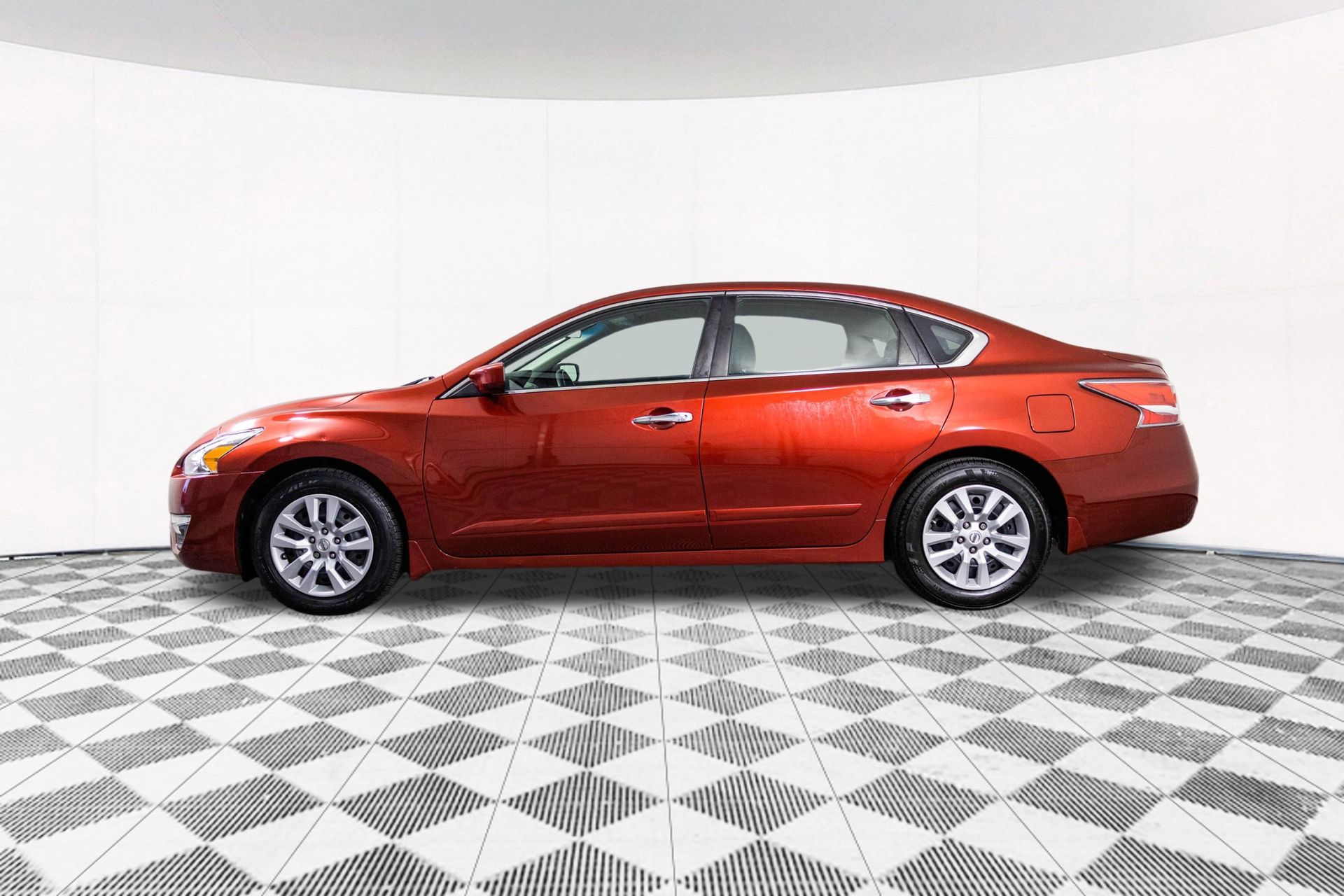2015 Nissan Altima 2.5 S Image 9 of 39
