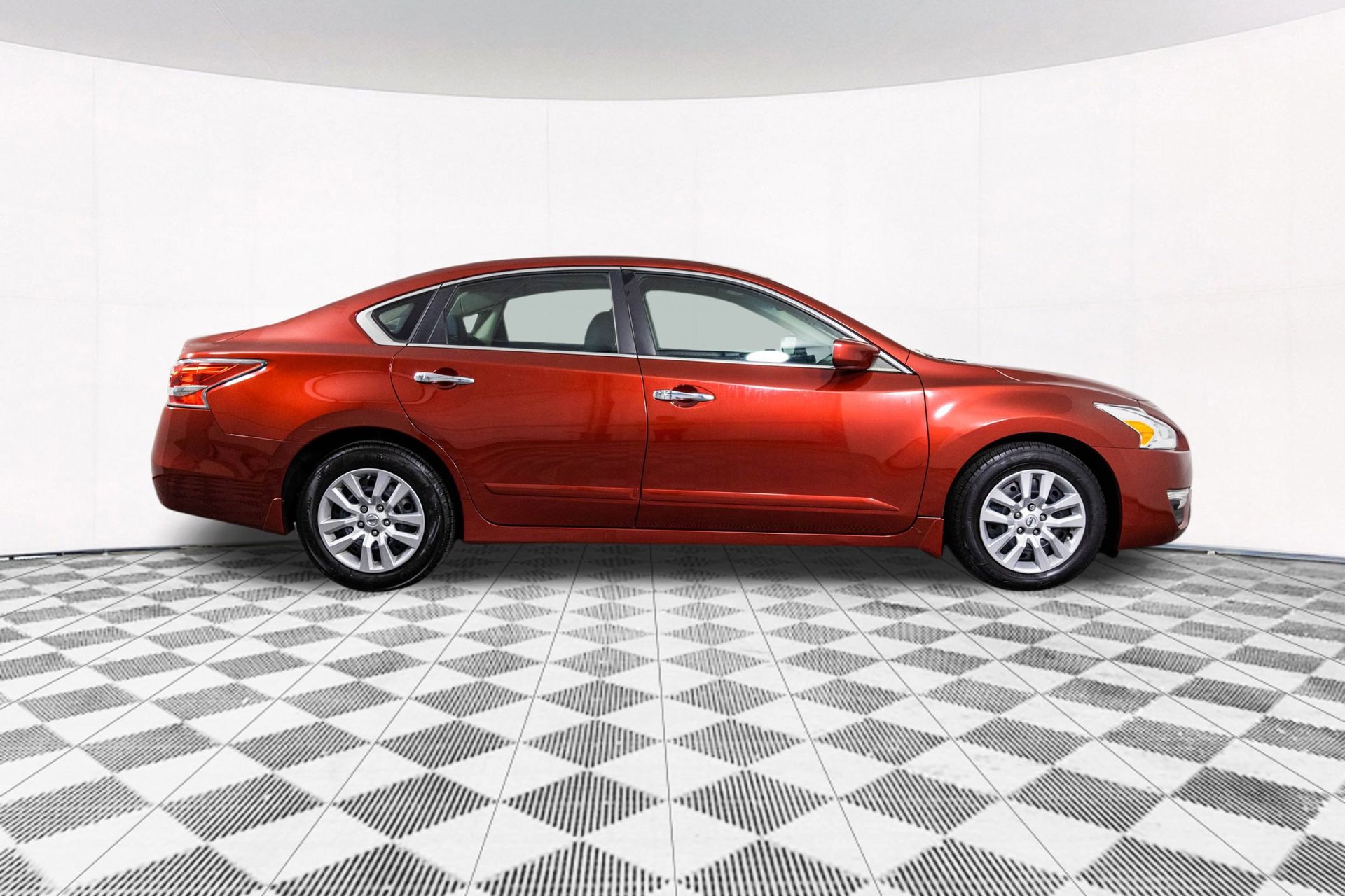 2015 Nissan Altima 2.5 S Image 5 of 39