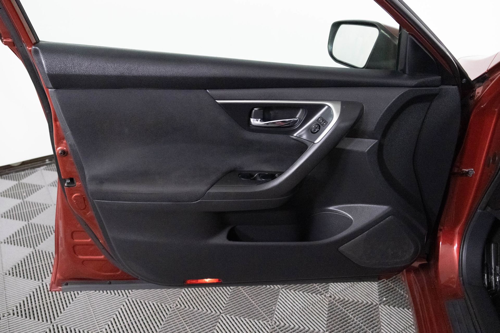 2015 Nissan Altima 2.5 S Image 27 of 39