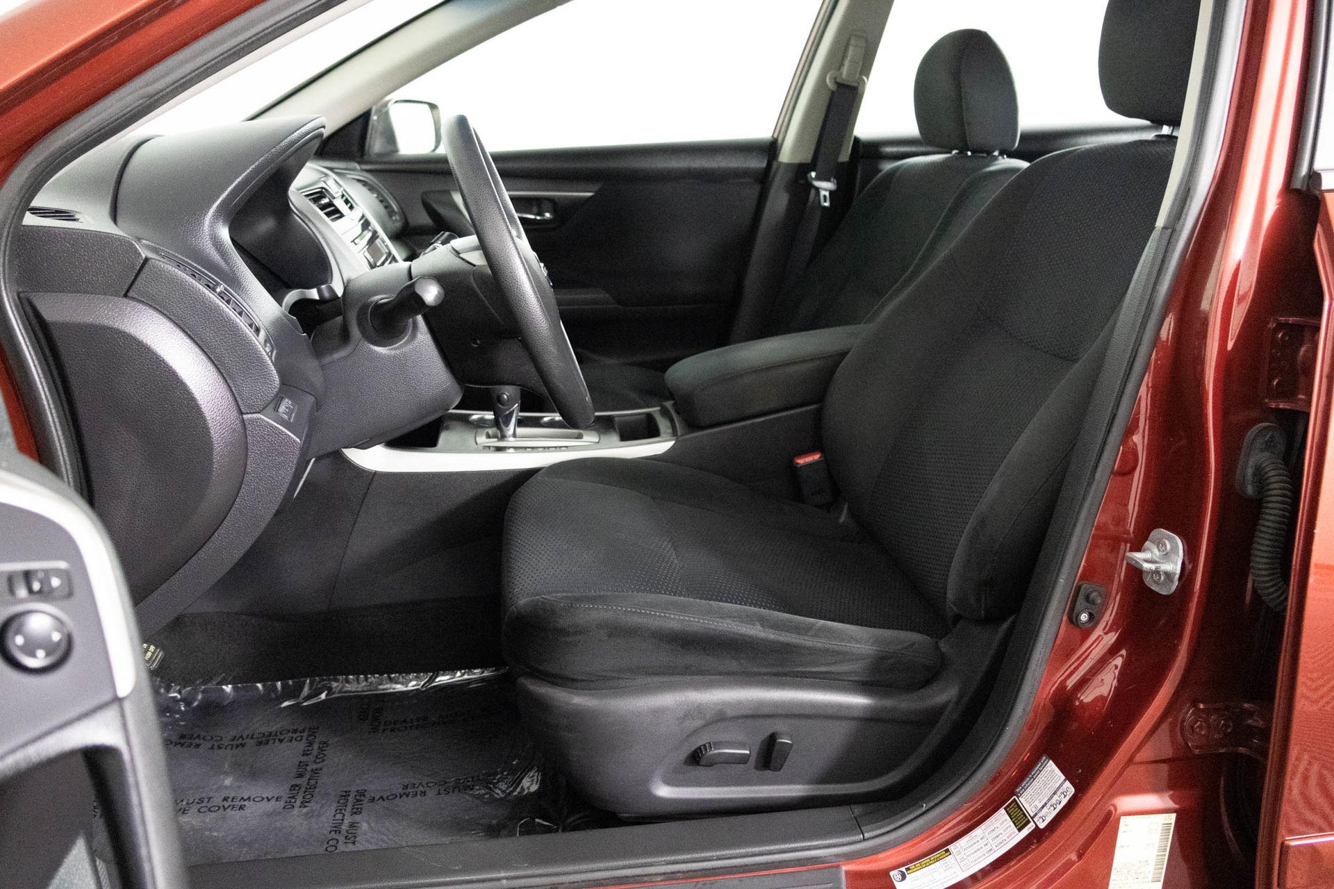 2015 Nissan Altima 2.5 S Image 19 of 39