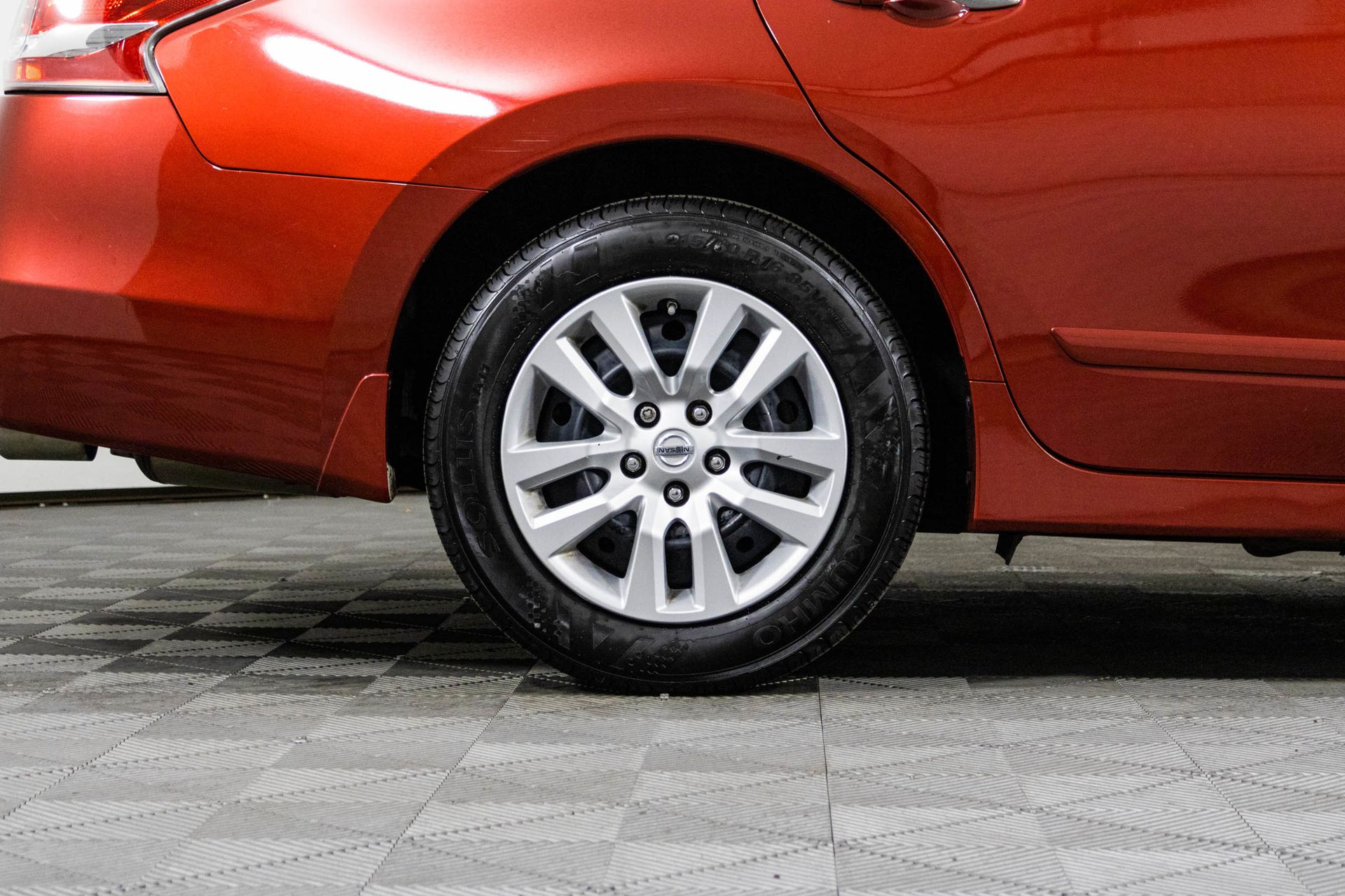 2015 Nissan Altima 2.5 S Image 14 of 39