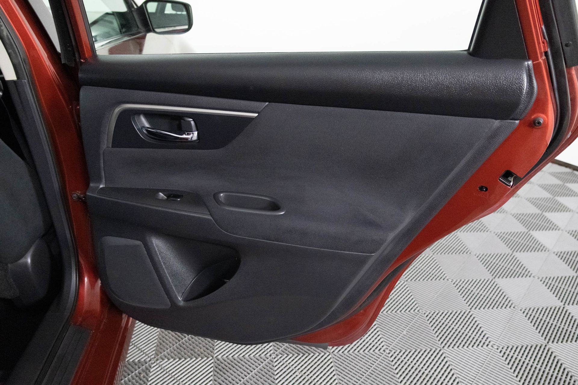 2015 Nissan Altima 2.5 S Image 29 of 39